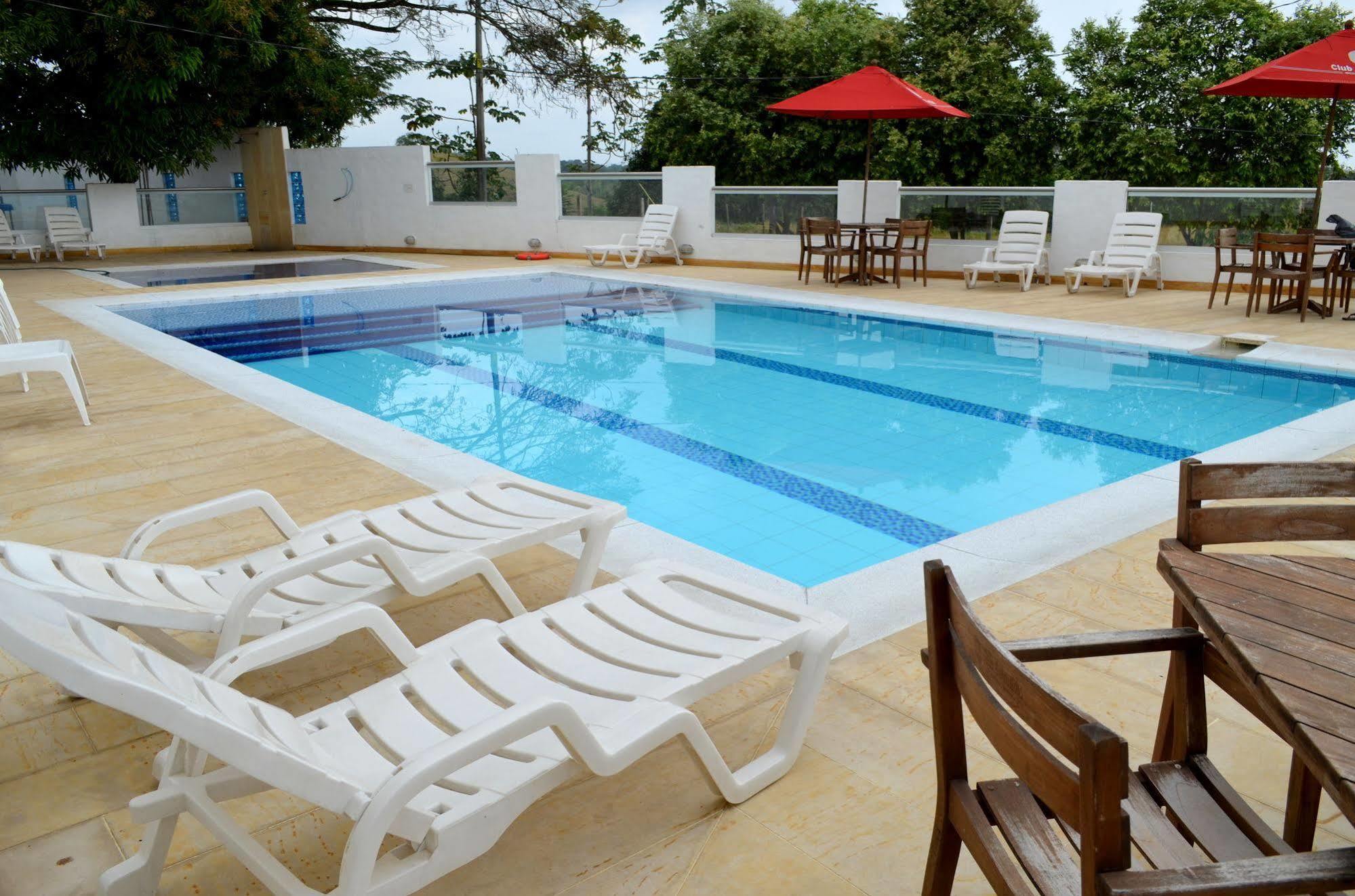 Hotel Aldea Plaza Doradal Exterior foto